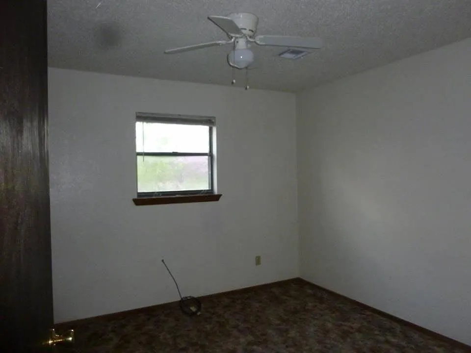 4 bed, 1.5 bath, 1595 sqft, $1,200 — Photo 4