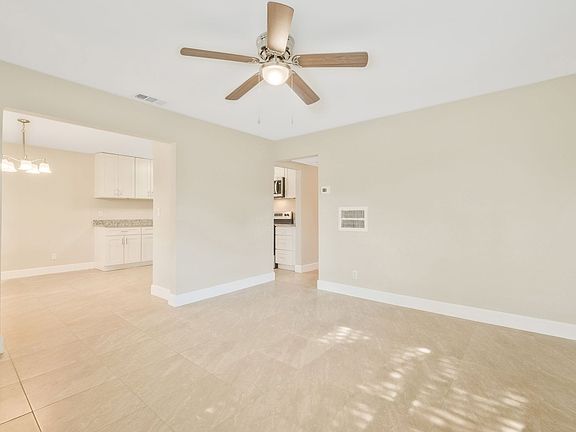 4th image of 2423 Misty Dr
