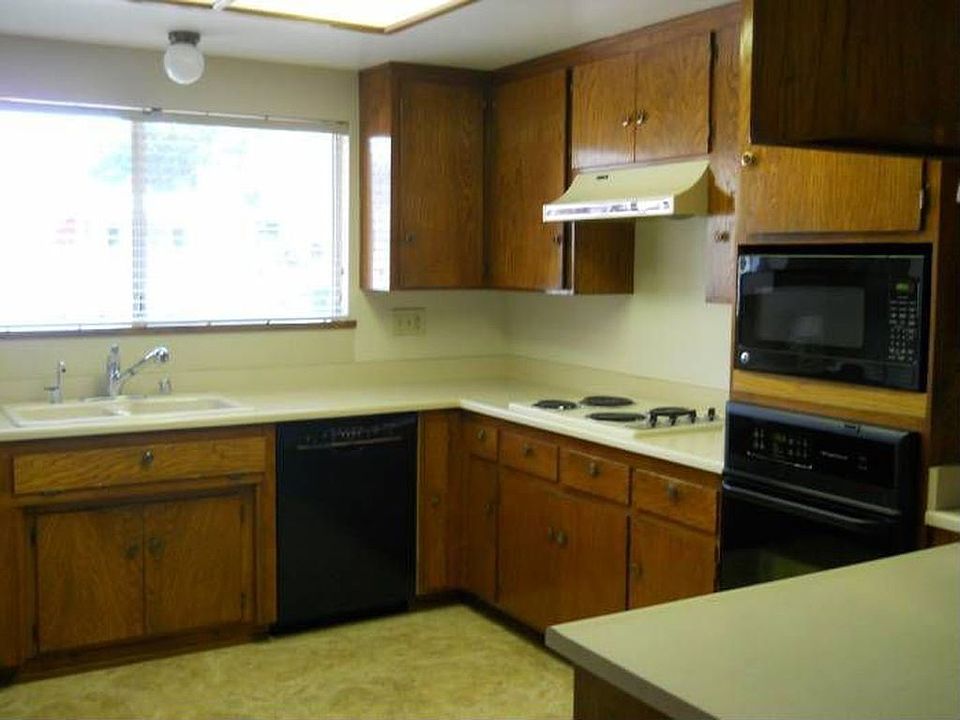 2nd image of 337 Chestnut Ln