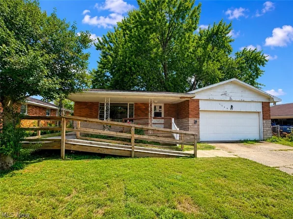 1809 Rockland Ave, Belpre, OH 45714