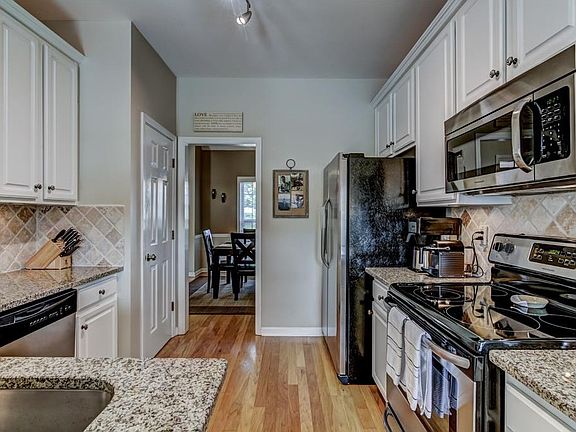 3rd image of 2136 Berryhill Cir SE