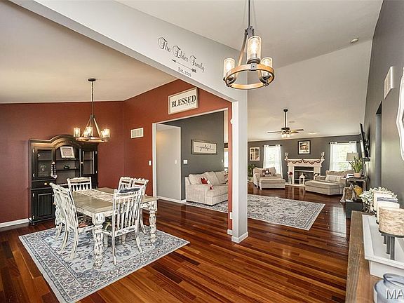 5th image of 542 Kings Manor Dr