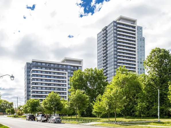 7900 Bathurst St, Vaughan, ON