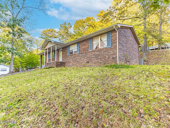 2nd image of 1360 Riverbend Dr