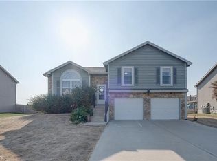 1820 N 162nd St, Basehor, KS 66007