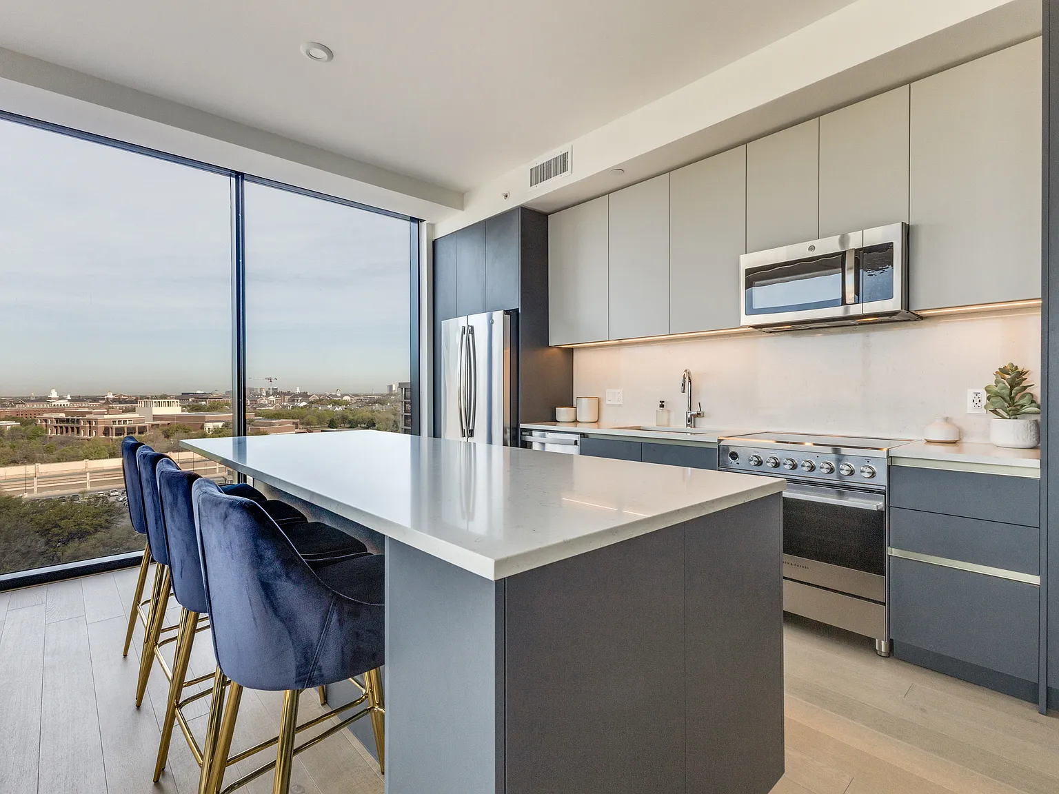 Eastline Residences — Photo 2