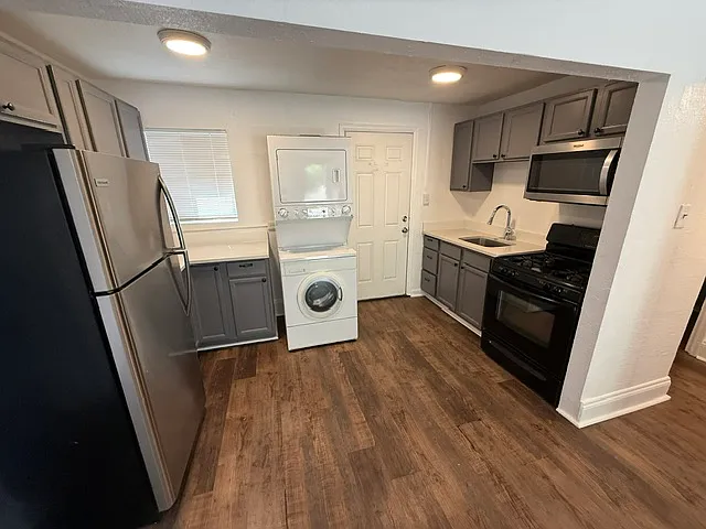347 S Utica St #1 — Photo 3