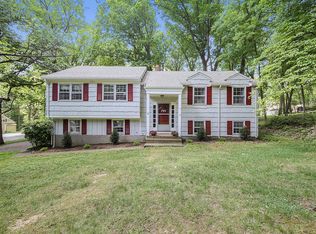 2 Lindabury Ln, Morris Plains, NJ 07950