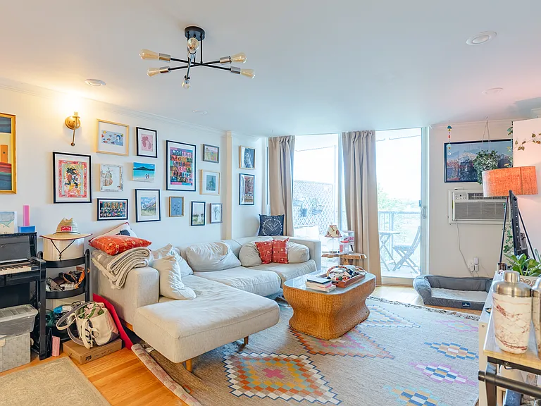 19 Winchester St #806 — Photo 7