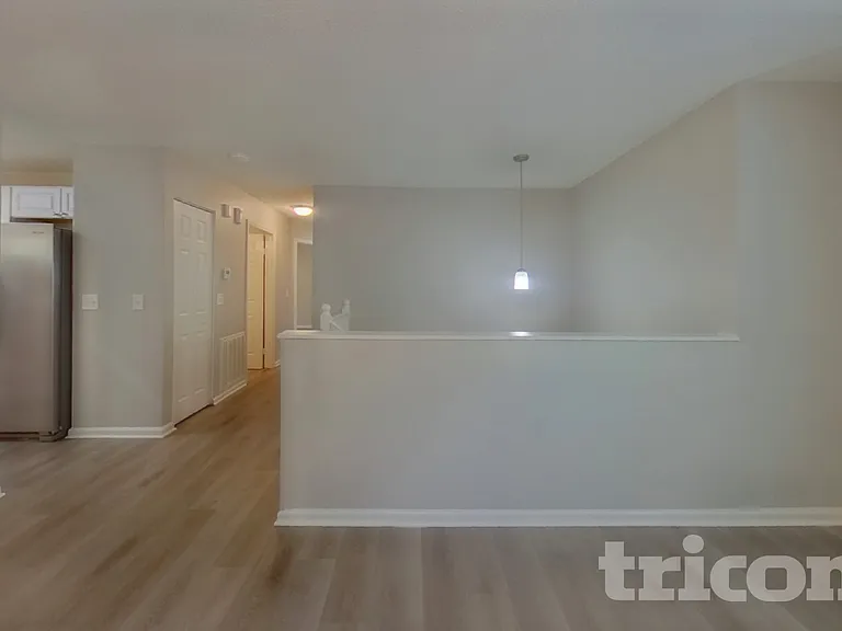 111 Woodspur Rd — Photo 3
