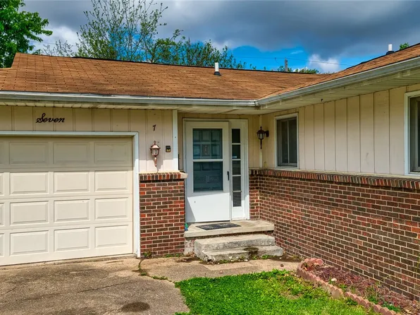 7 Parisian Ct, Paris, IL 61944