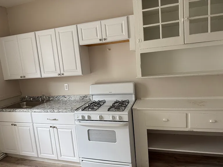 257 Kearny Ave #9 — Photo 9