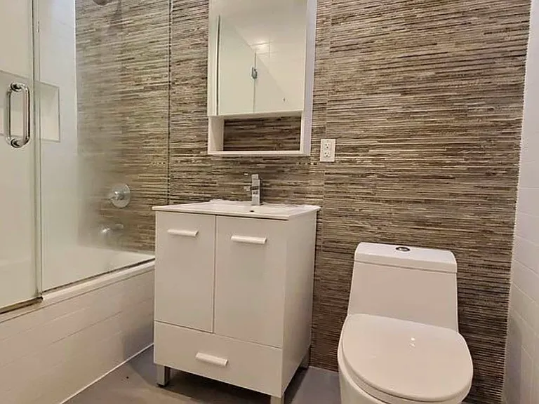 172 Suydam St #3L — Photo 6