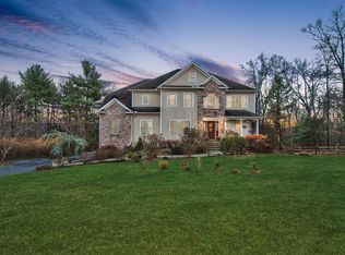 584 Quail Ridge Ln, Stroudsburg, PA 18360