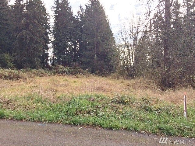 2nd image of 11924 42nd St E