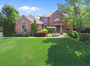 8236 Brookstone Ln, Clarkston, MI 48348
