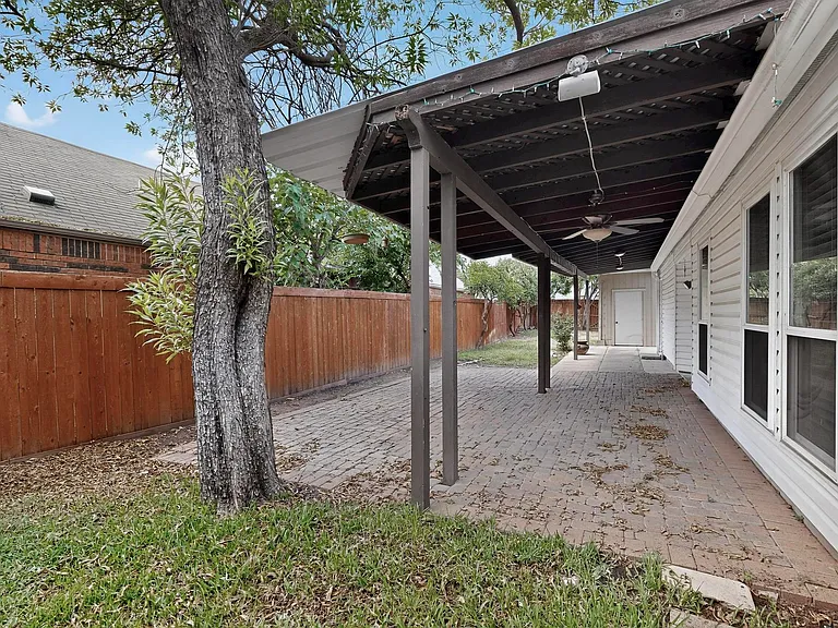 936 Sugarberry Dr — Photo 30