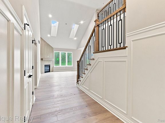 5th image of 3377 Brookdale Ln #13