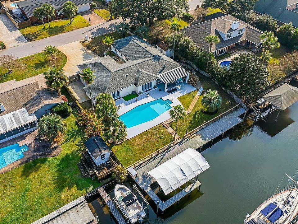 1st image of 961 Aquamarine Dr