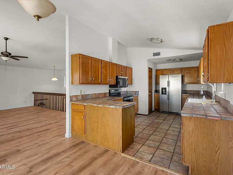 1143 N Ironwood Ct — Photo 7