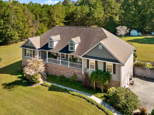 93 Young Hill Dr, Chickamauga, GA 30707