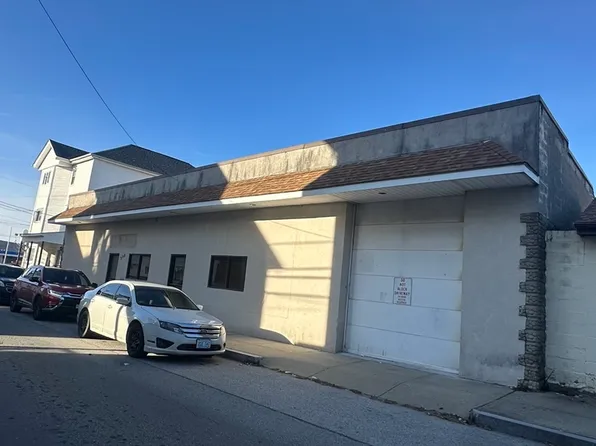 330 William St, Fall River, MA 02721