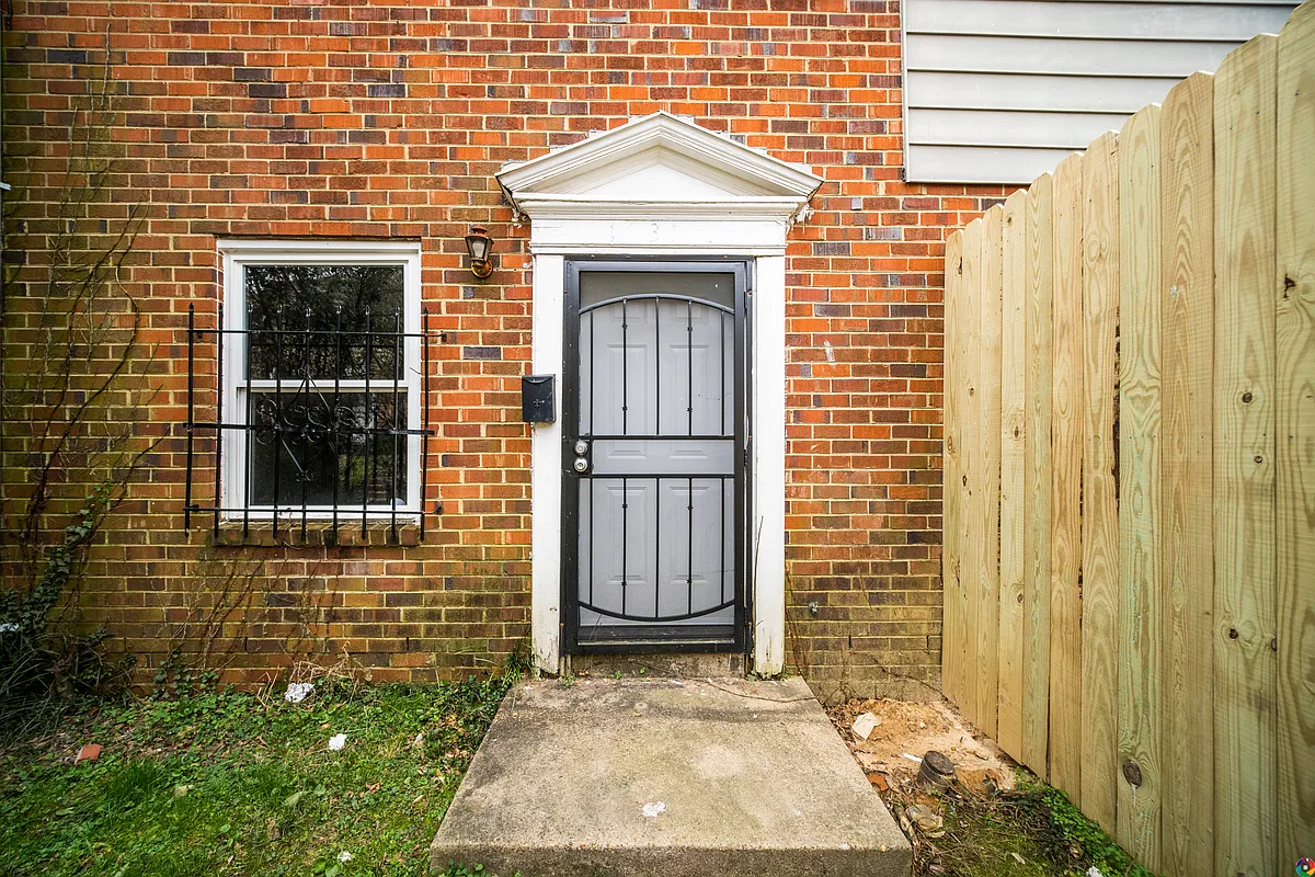 Building Photo - 1331 Minefee St