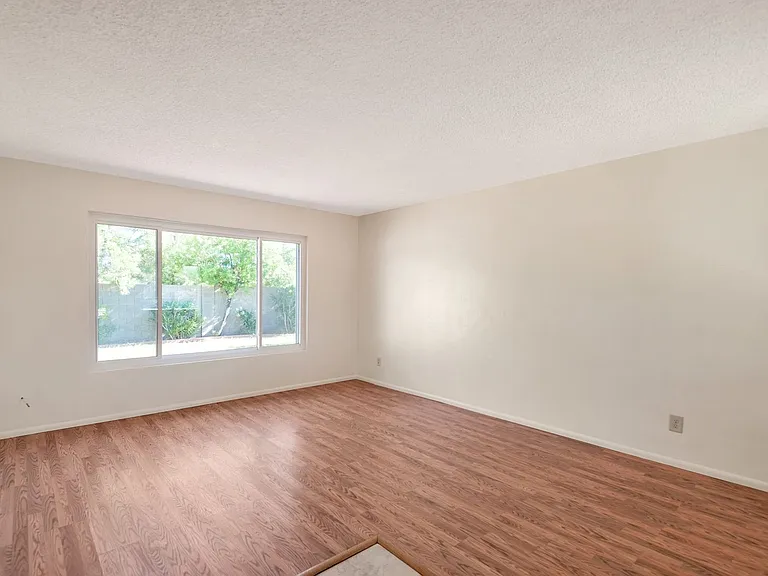 2809 N Granite Reef Rd — Photo 5