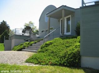 103 Naushon Rd, West Tisbury, MA 02575