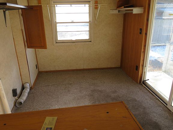 4th image of 504 N Clay St