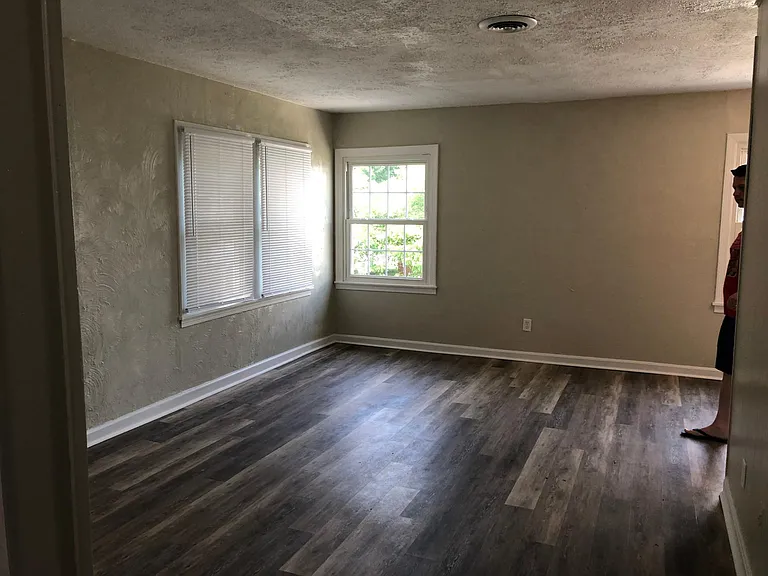 146 Valentine Dr — Photo 6