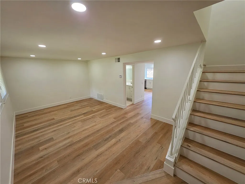 3 bed, 1.5 bath, 1426 sqft, $3,850 — Photo 4