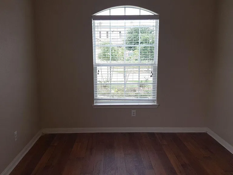 5619 Straight Way — Photo 11