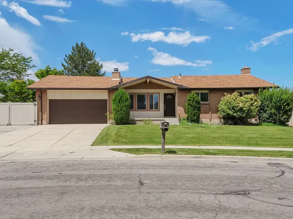 2152 W Carriage Ave, Riverton, UT 84065
