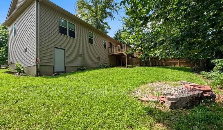 9 Burnham Dr — Photo 12