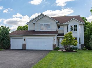 772 Riesgraf Rd, Carver, MN 55315