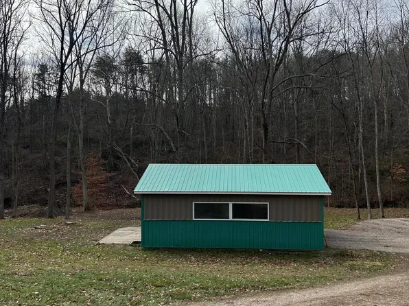 33461 Oliver Rd, Logan, OH 43138