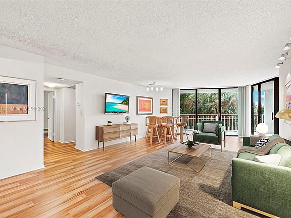 OPEN AND SPACIOUS FLOOR PLAN