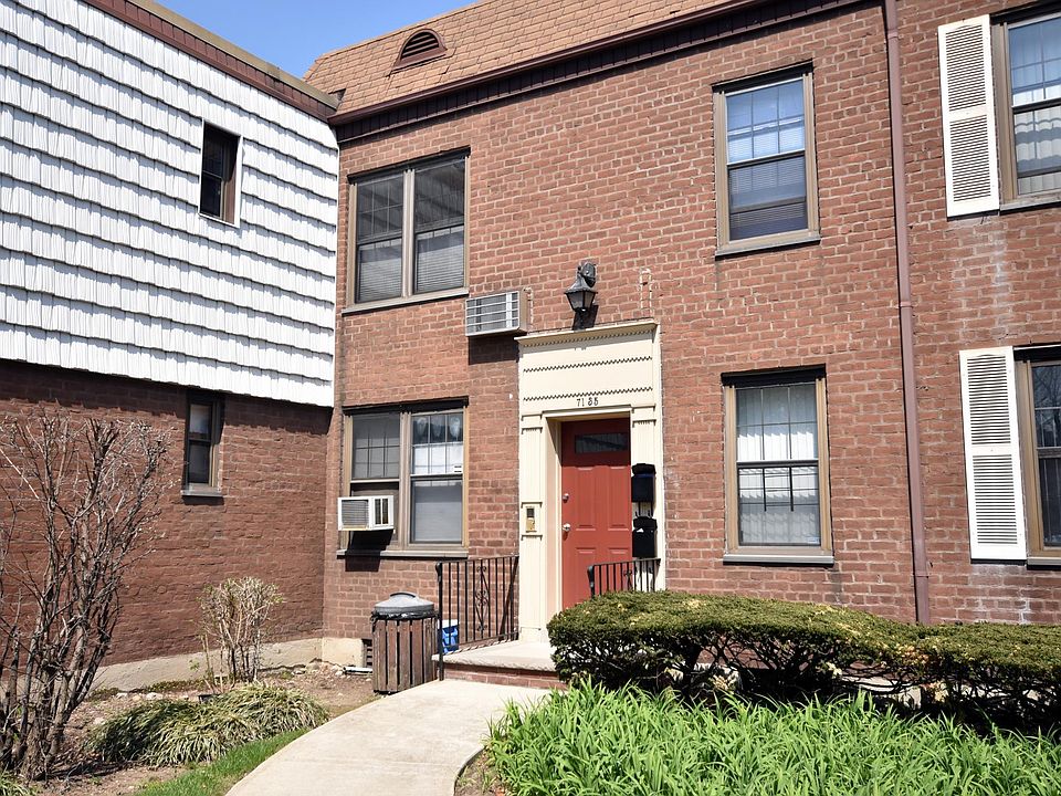 Beautiful, sunny 1BR Condo