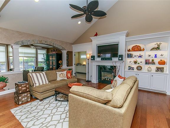 5th image of 8475 Alexis Dr