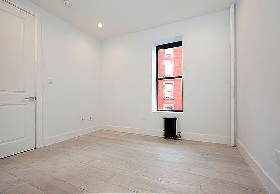 3rd image of 47 E 7th St APT B2