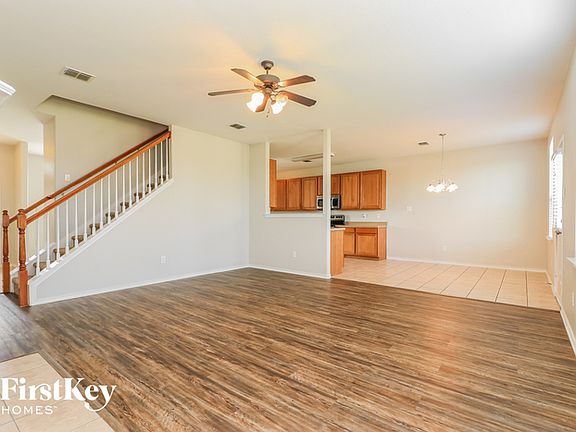 4th image of 503 Zachum Dr