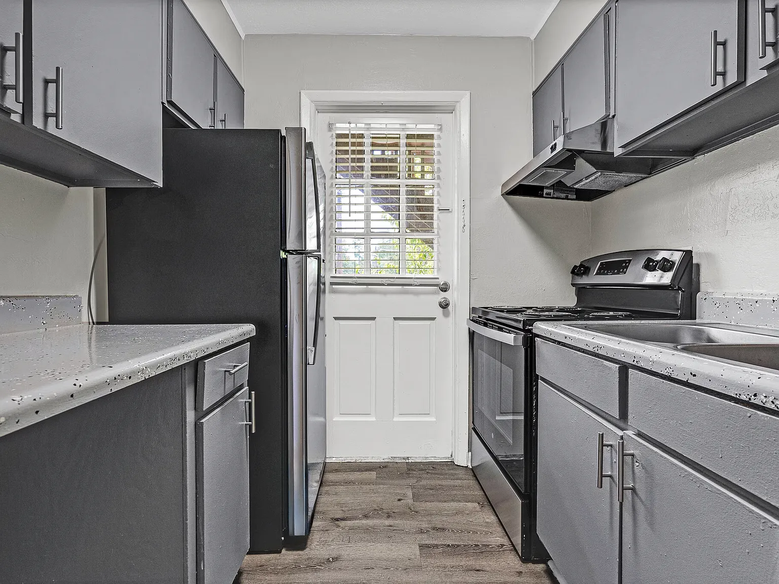 Parkview Apartments & Townhomes — Photo 3
