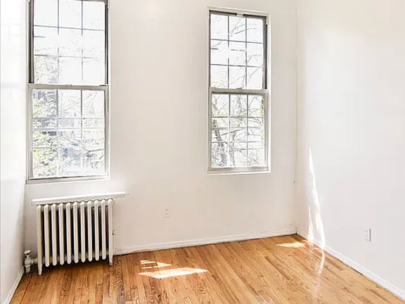 3rd image of 429 Humboldt St APT 3