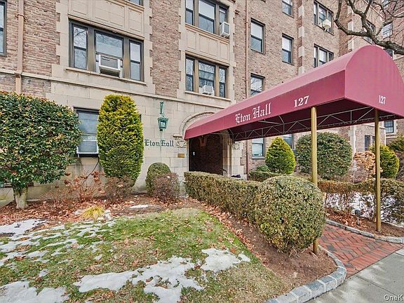 2nd image of 127 Garth Road #5D