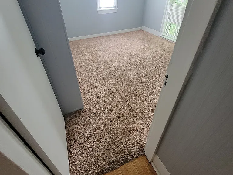 437 E Doty Ave — Photo 38