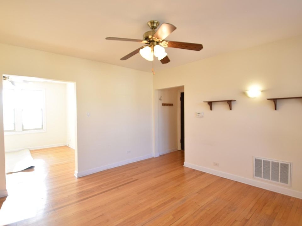 1st image of 2449 W Ardmore Ave