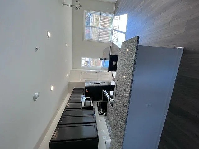 3 bed, 2.5 bath, 1340 sqft, $2,250 — Photo 4