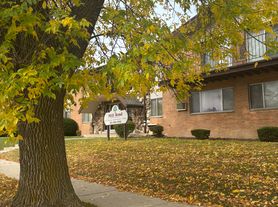 Mill Road Apartments, Mill Road