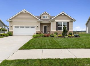 458 Trestle Dr, Howell, MI 48843